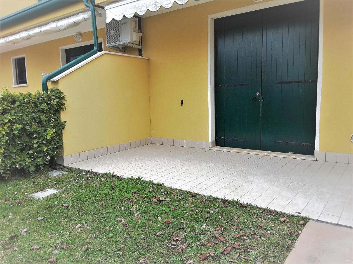Hotel Apartments Villaggio Dei Fiori 4 Stars Luxury - Great Family Resort - Pet Friendly - With Hypermarket - Delivery Restaurant-Pizzeria - Room Breakfast With Supplement - Ultra Fast Wi-Fi - Play Area For Children - Olympic Swimming Pool - Parking Καόρλε Εξωτερικό φωτογραφία