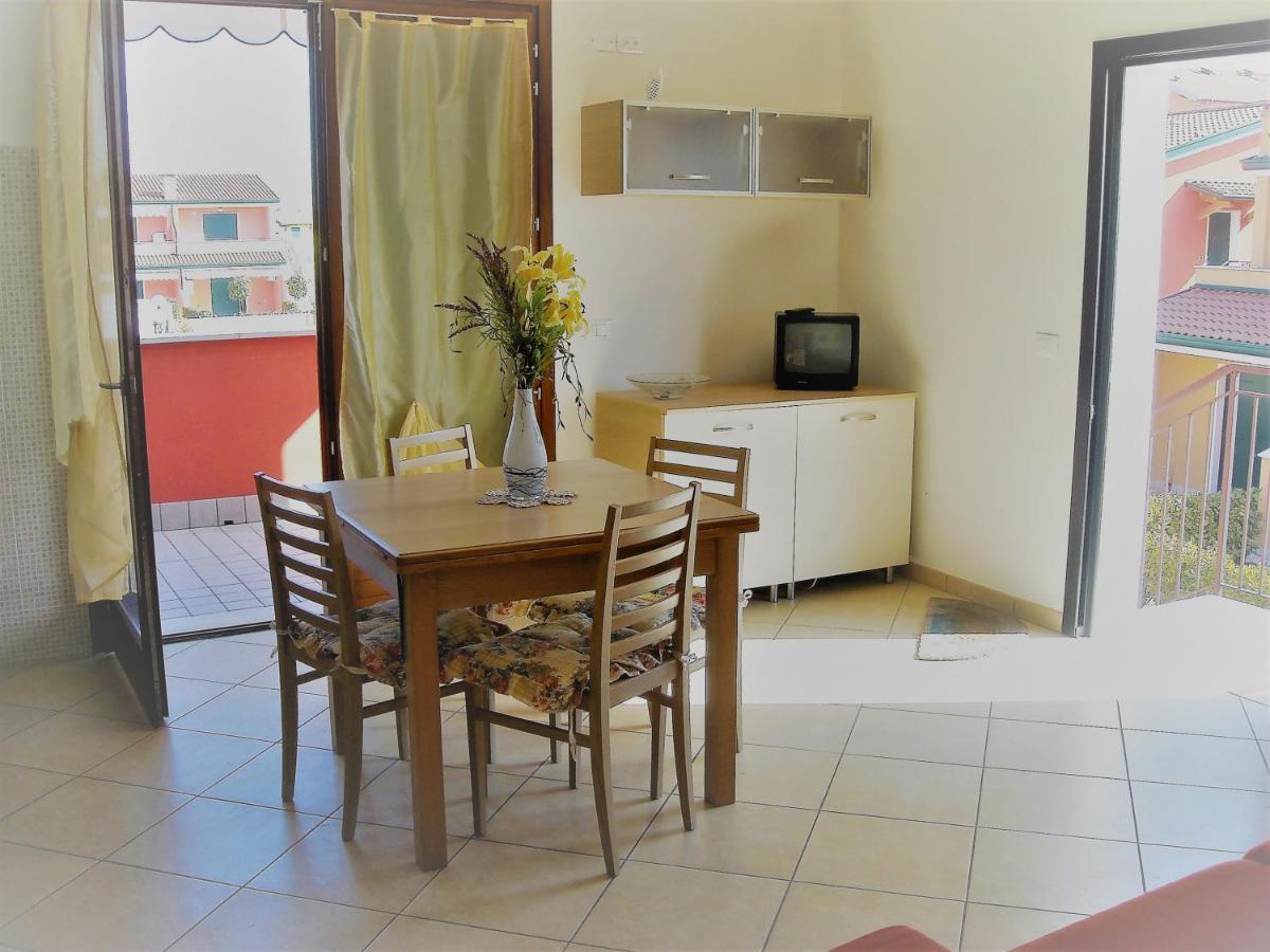 Hotel Apartments Villaggio Dei Fiori 4 Stars Luxury - Great Family Resort - Pet Friendly - With Hypermarket - Delivery Restaurant-Pizzeria - Room Breakfast With Supplement - Ultra Fast Wi-Fi - Play Area For Children - Olympic Swimming Pool - Parking Καόρλε Εξωτερικό φωτογραφία