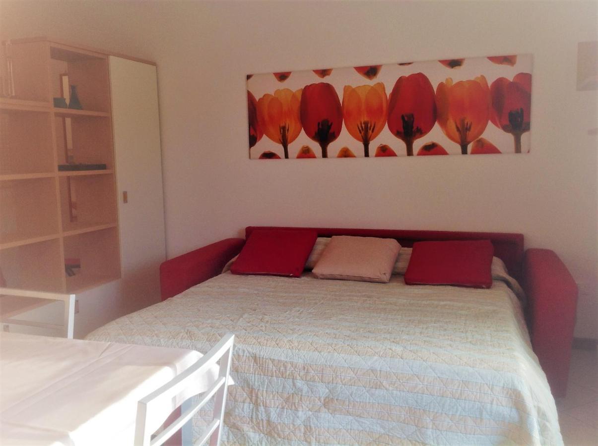 Hotel Apartments Villaggio Dei Fiori 4 Stars Luxury - Great Family Resort - Pet Friendly - With Hypermarket - Delivery Restaurant-Pizzeria - Room Breakfast With Supplement - Ultra Fast Wi-Fi - Play Area For Children - Olympic Swimming Pool - Parking Καόρλε Εξωτερικό φωτογραφία