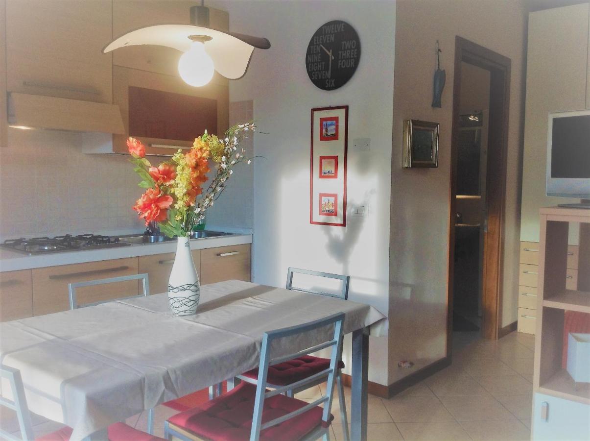 Hotel Apartments Villaggio Dei Fiori 4 Stars Luxury - Great Family Resort - Pet Friendly - With Hypermarket - Delivery Restaurant-Pizzeria - Room Breakfast With Supplement - Ultra Fast Wi-Fi - Play Area For Children - Olympic Swimming Pool - Parking Καόρλε Εξωτερικό φωτογραφία