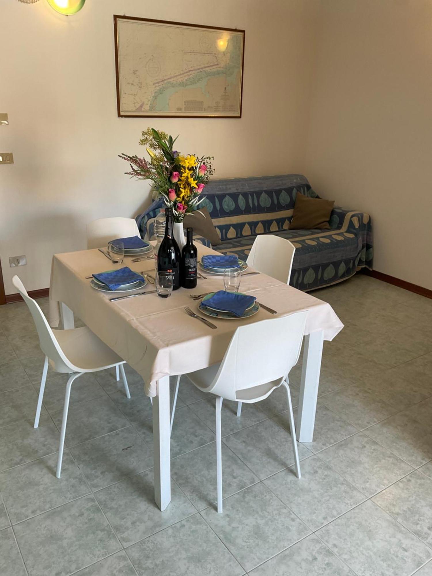 Hotel Apartments Villaggio Dei Fiori 4 Stars Luxury - Great Family Resort - Pet Friendly - With Hypermarket - Delivery Restaurant-Pizzeria - Room Breakfast With Supplement - Ultra Fast Wi-Fi - Play Area For Children - Olympic Swimming Pool - Parking Καόρλε Εξωτερικό φωτογραφία