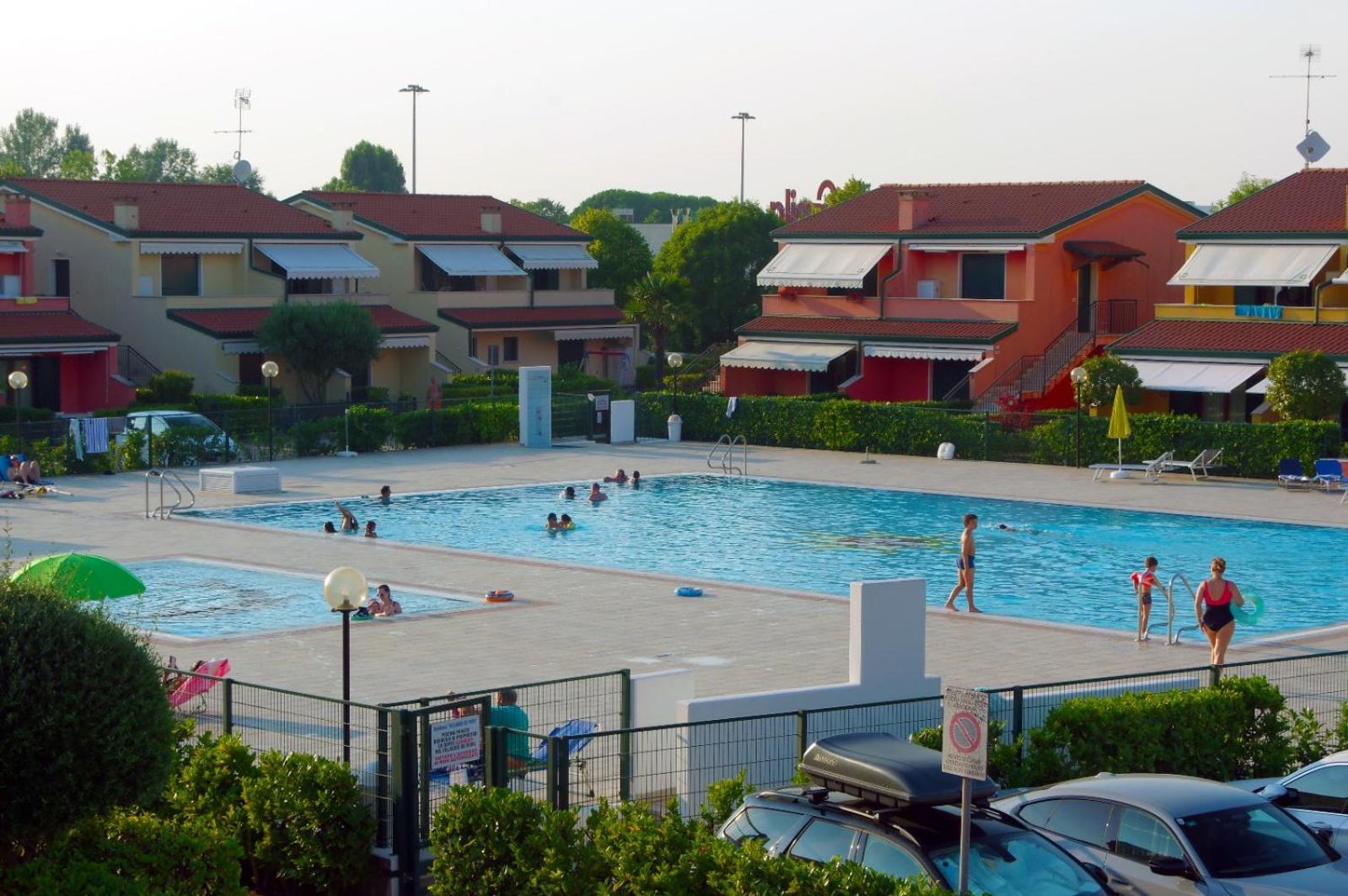Hotel Apartments Villaggio Dei Fiori 4 Stars Luxury - Great Family Resort - Pet Friendly - With Hypermarket - Delivery Restaurant-Pizzeria - Room Breakfast With Supplement - Ultra Fast Wi-Fi - Play Area For Children - Olympic Swimming Pool - Parking Καόρλε Εξωτερικό φωτογραφία