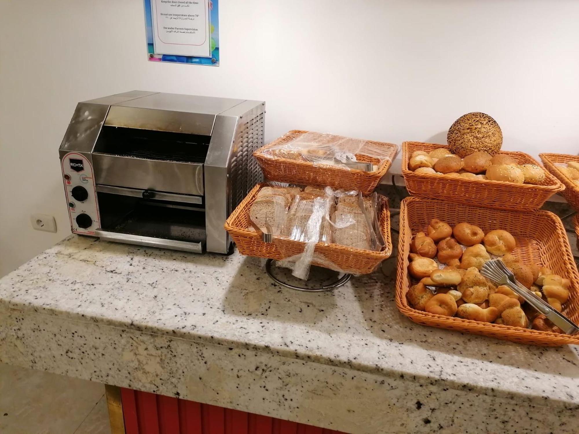 Hotel Apartments Villaggio Dei Fiori 4 Stars Luxury - Great Family Resort - Pet Friendly - With Hypermarket - Delivery Restaurant-Pizzeria - Room Breakfast With Supplement - Ultra Fast Wi-Fi - Play Area For Children - Olympic Swimming Pool - Parking Καόρλε Εξωτερικό φωτογραφία