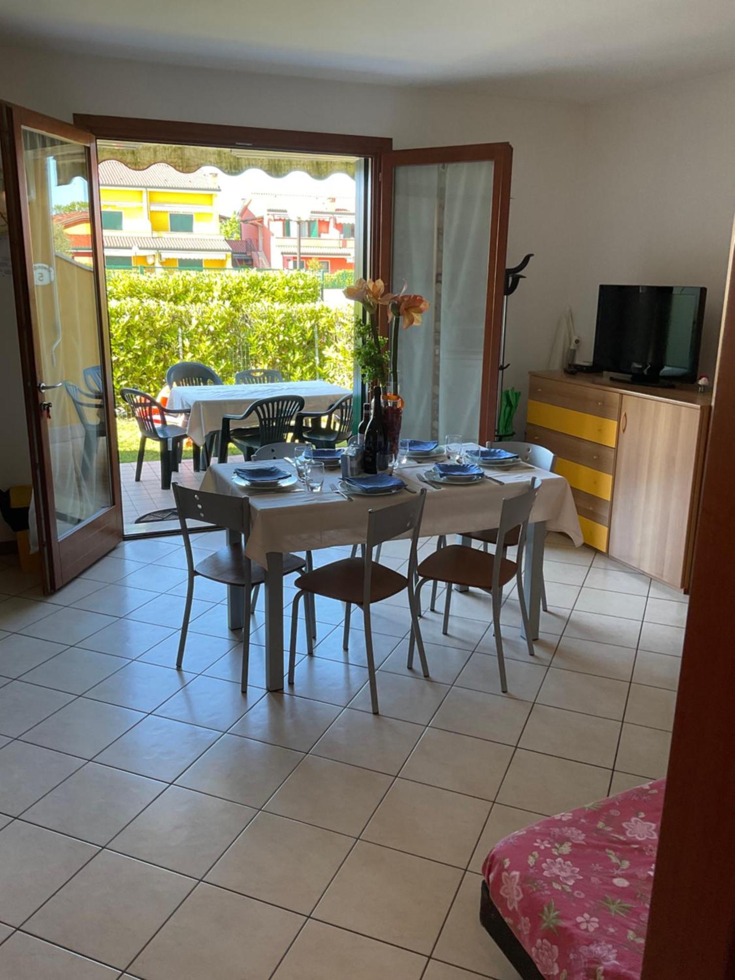 Hotel Apartments Villaggio Dei Fiori 4 Stars Luxury - Great Family Resort - Pet Friendly - With Hypermarket - Delivery Restaurant-Pizzeria - Room Breakfast With Supplement - Ultra Fast Wi-Fi - Play Area For Children - Olympic Swimming Pool - Parking Καόρλε Εξωτερικό φωτογραφία