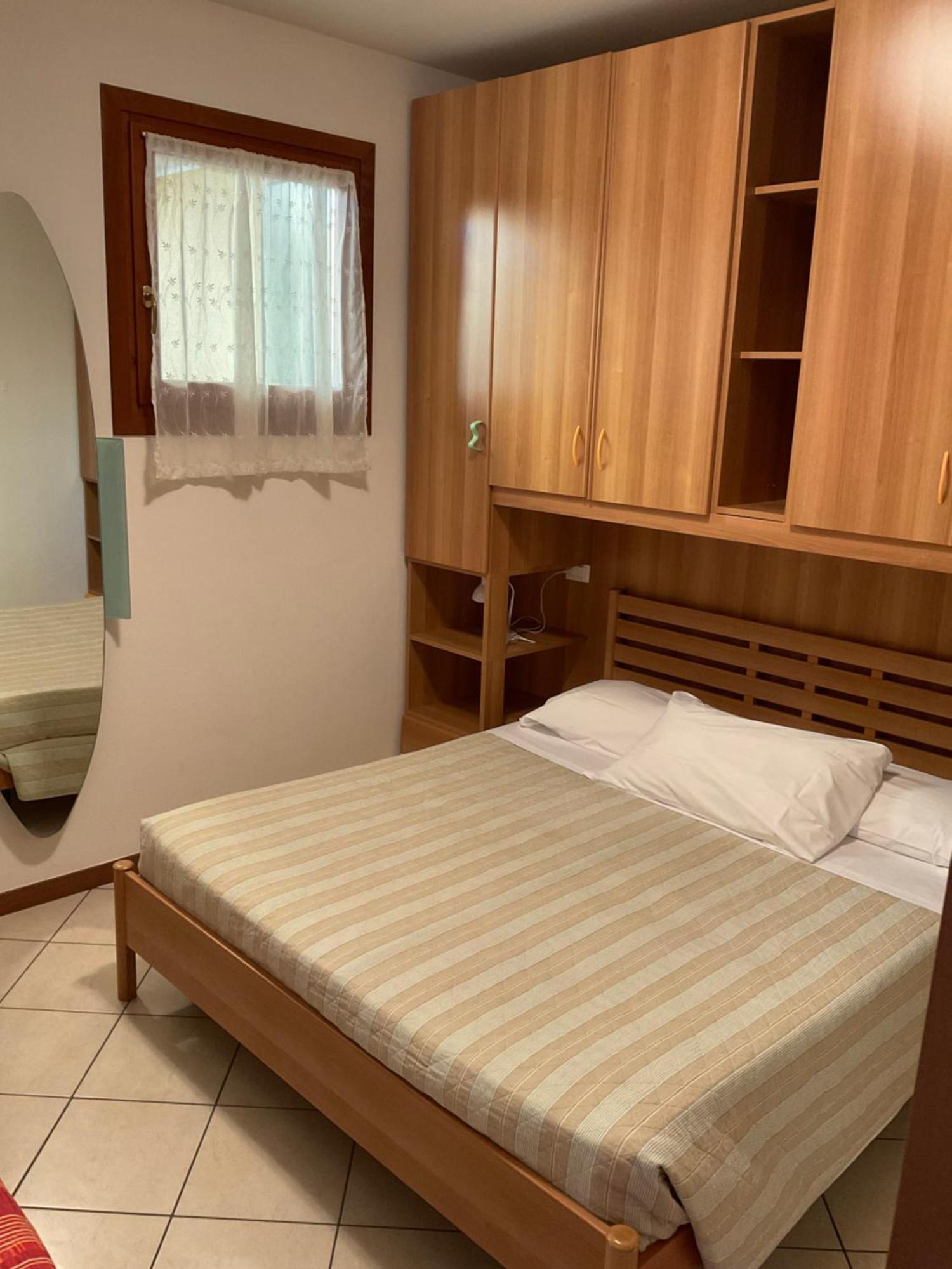 Hotel Apartments Villaggio Dei Fiori 4 Stars Luxury - Great Family Resort - Pet Friendly - With Hypermarket - Delivery Restaurant-Pizzeria - Room Breakfast With Supplement - Ultra Fast Wi-Fi - Play Area For Children - Olympic Swimming Pool - Parking Καόρλε Εξωτερικό φωτογραφία